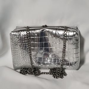 A New Day Women's Small Quilted Silver Clasp Crossbody Bag 5"x8"x2.5" GUC